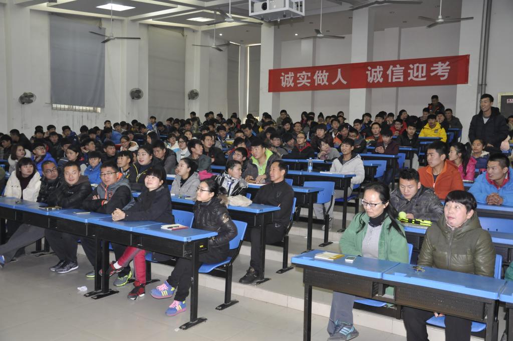 学院教师全员参与